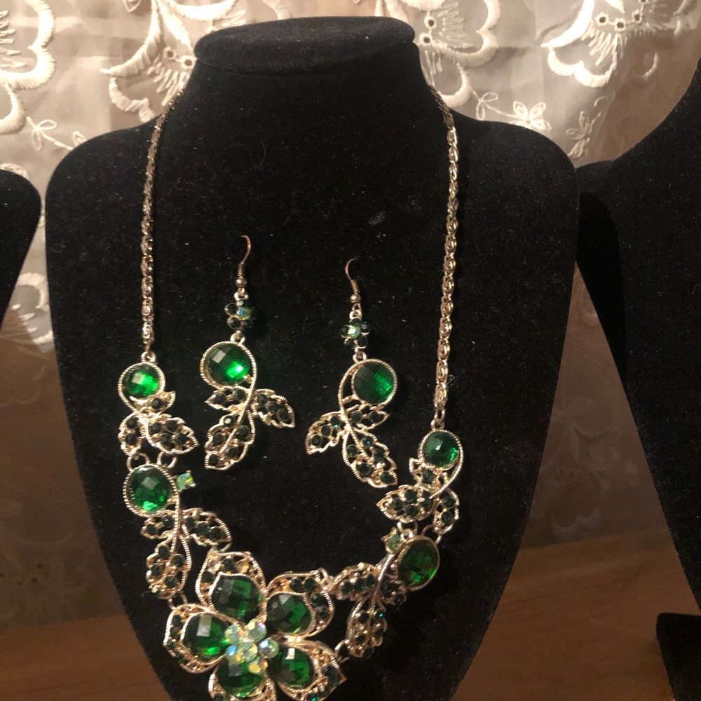 Necklace/Earring Set